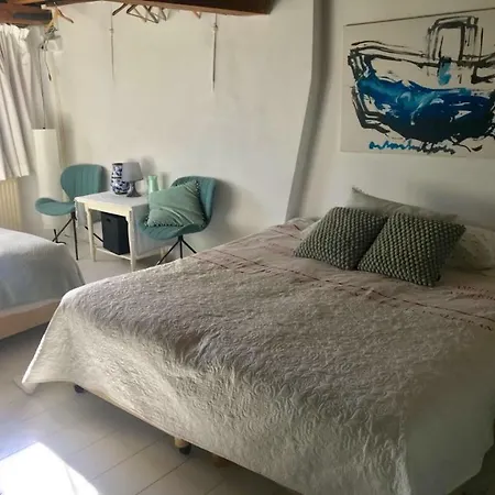 Canalhouse Guest house